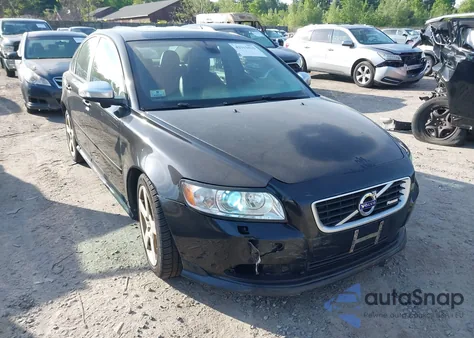 2011 Volvo S40 T5 R-Design из США, поврежденный, VIN YV1672MS6B2541648